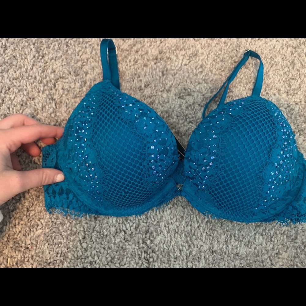 Victoria secret Bra -* never worn